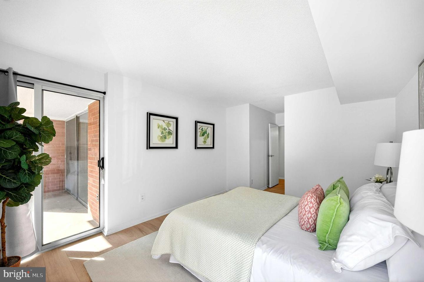 1300 ARMY NAVY DR #117, ARLINGTON, Virginia 22202, 2 Bedrooms Bedrooms, ,2 BathroomsBathrooms,Residential,For sale,1300 ARMY NAVY DR #117,VAAR2068082 MLS # VAAR2068082