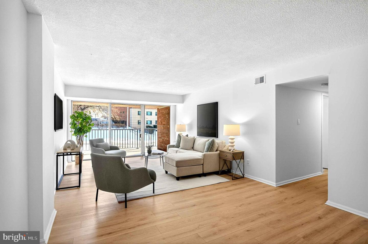 1300 ARMY NAVY DR #117, ARLINGTON, Virginia 22202, 2 Bedrooms Bedrooms, ,2 BathroomsBathrooms,Residential,For sale,1300 ARMY NAVY DR #117,VAAR2068082 MLS # VAAR2068082