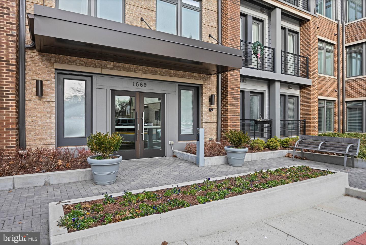 1669 BANDIT LOOP #109A, RESTON, Virginia 20190, 2 Bedrooms Bedrooms, ,2 BathroomsBathrooms,Residential,For sale,1669 BANDIT LOOP #109A,VAFX2287324 MLS # VAFX2287324