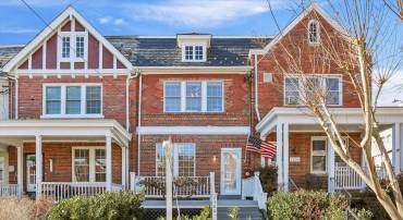 2306 38TH ST NW, WASHINGTON, District Of Columbia 20007, 3 Bedrooms Bedrooms, ,3 BathroomsBathrooms,Residential,For sale,2306 38TH ST NW,DCDC2242994 MLS # DCDC2242994