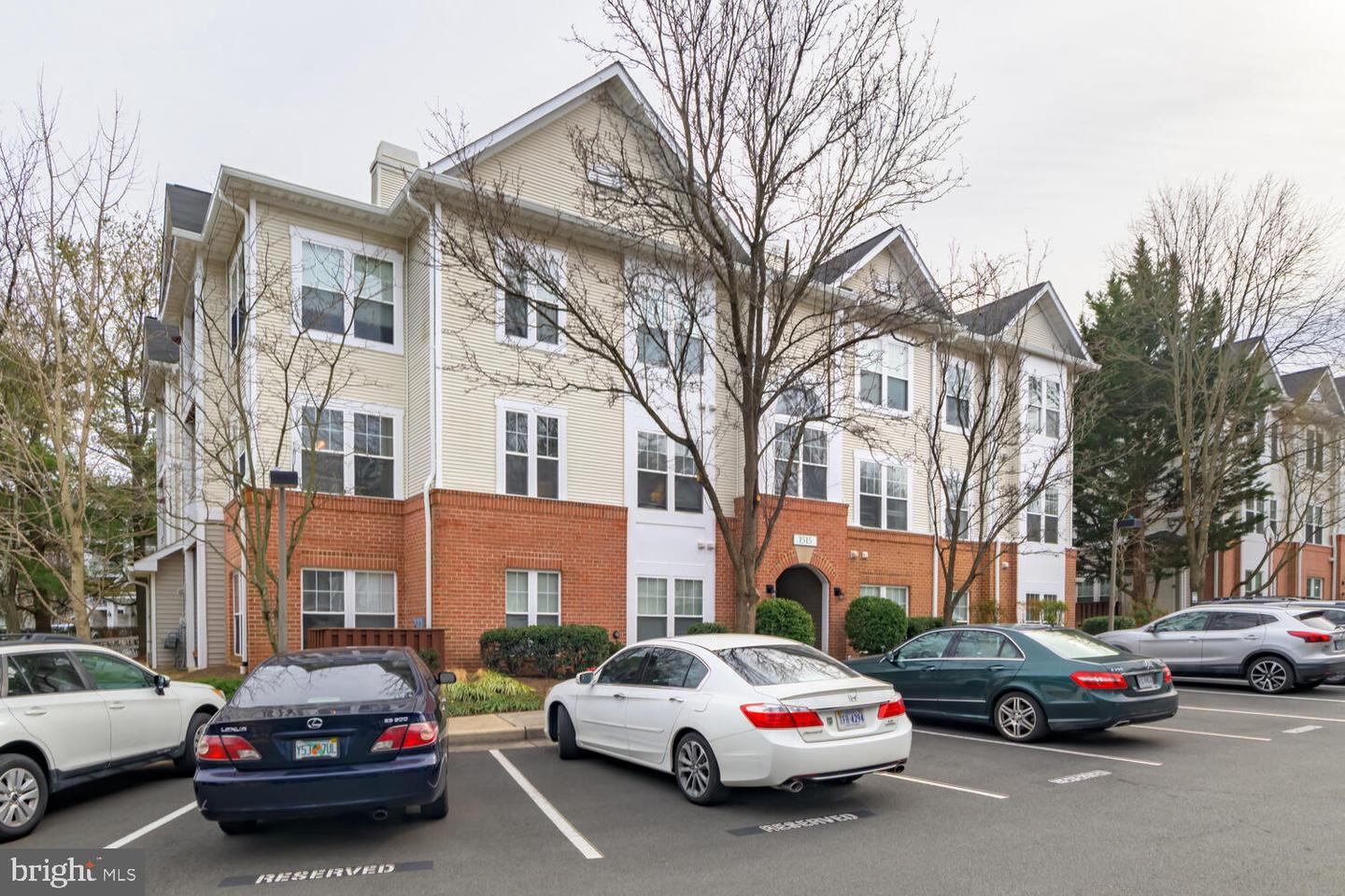 1515 N POINT DR #02-0201, RESTON, Virginia 20194, 2 Bedrooms Bedrooms, ,2 BathroomsBathrooms,Residential,For sale,1515 N POINT DR #02-0201,VAFX2287388 MLS # VAFX2287388
