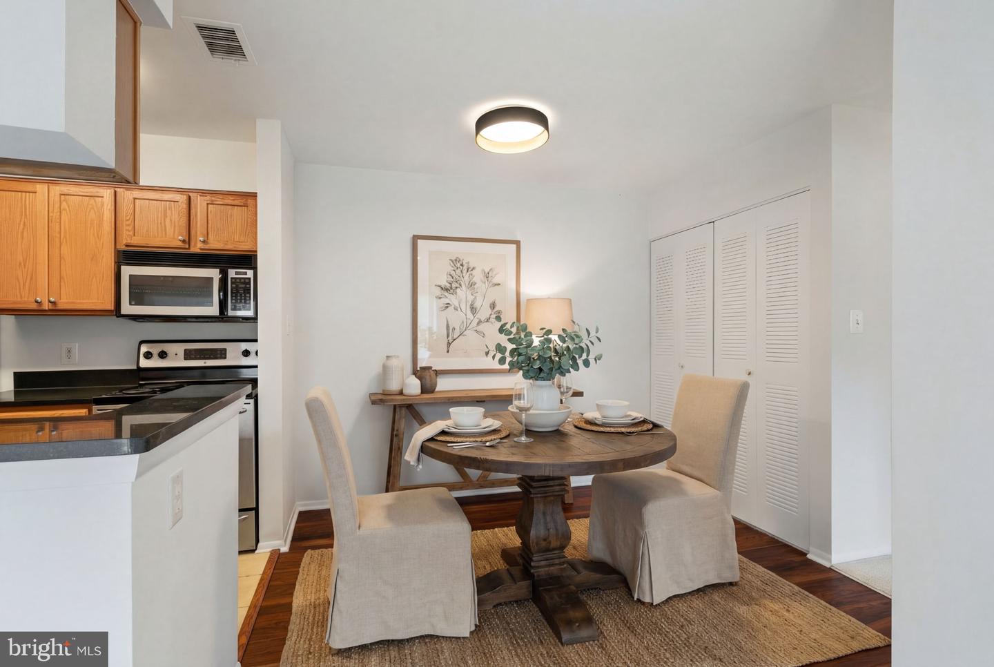 11703 OLDE ENGLISH DR #B, RESTON, Virginia 20190, 2 Bedrooms Bedrooms, 7 Rooms Rooms,1 BathroomBathrooms,Residential,For sale,11703 OLDE ENGLISH DR #B,VAFX2287398 MLS # VAFX2287398 11703 OLDE ENGLISH DR #B, RESTON, Virginia 20190, 2 Bedrooms Bedrooms, 7 Rooms Rooms,1 BathroomBathrooms,Residential,For sale,11703 OLDE ENGLISH DR #B,VAFX2287398 MLS # VAFX2287398