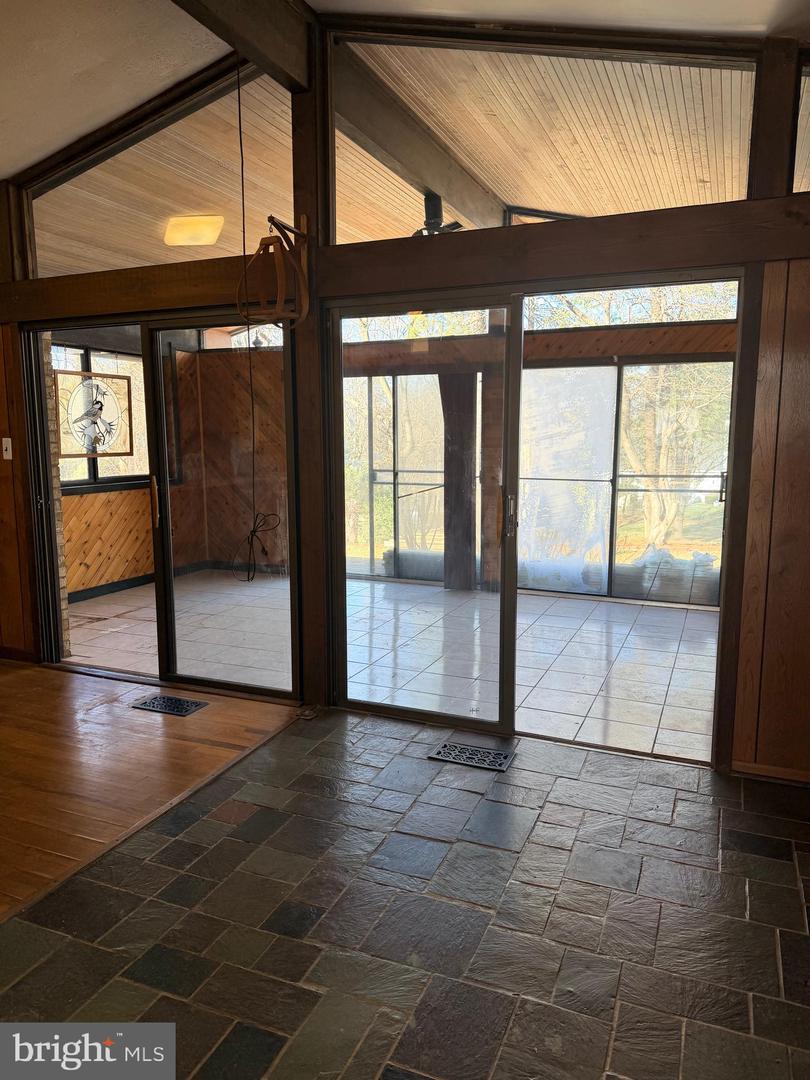 10400 HUNTER RIDGE DR, OAKTON, Virginia 22124, 4 Bedrooms Bedrooms, 11 Rooms Rooms,2 BathroomsBathrooms,Residential,For sale,10400 HUNTER RIDGE DR,VAFX2287422 MLS # VAFX2287422 10400 HUNTER RIDGE DR, OAKTON, Virginia 22124, 4 Bedrooms Bedrooms, 11 Rooms Rooms,2 BathroomsBathrooms,Residential,For sale,10400 HUNTER RIDGE DR,VAFX2287422 MLS # VAFX2287422