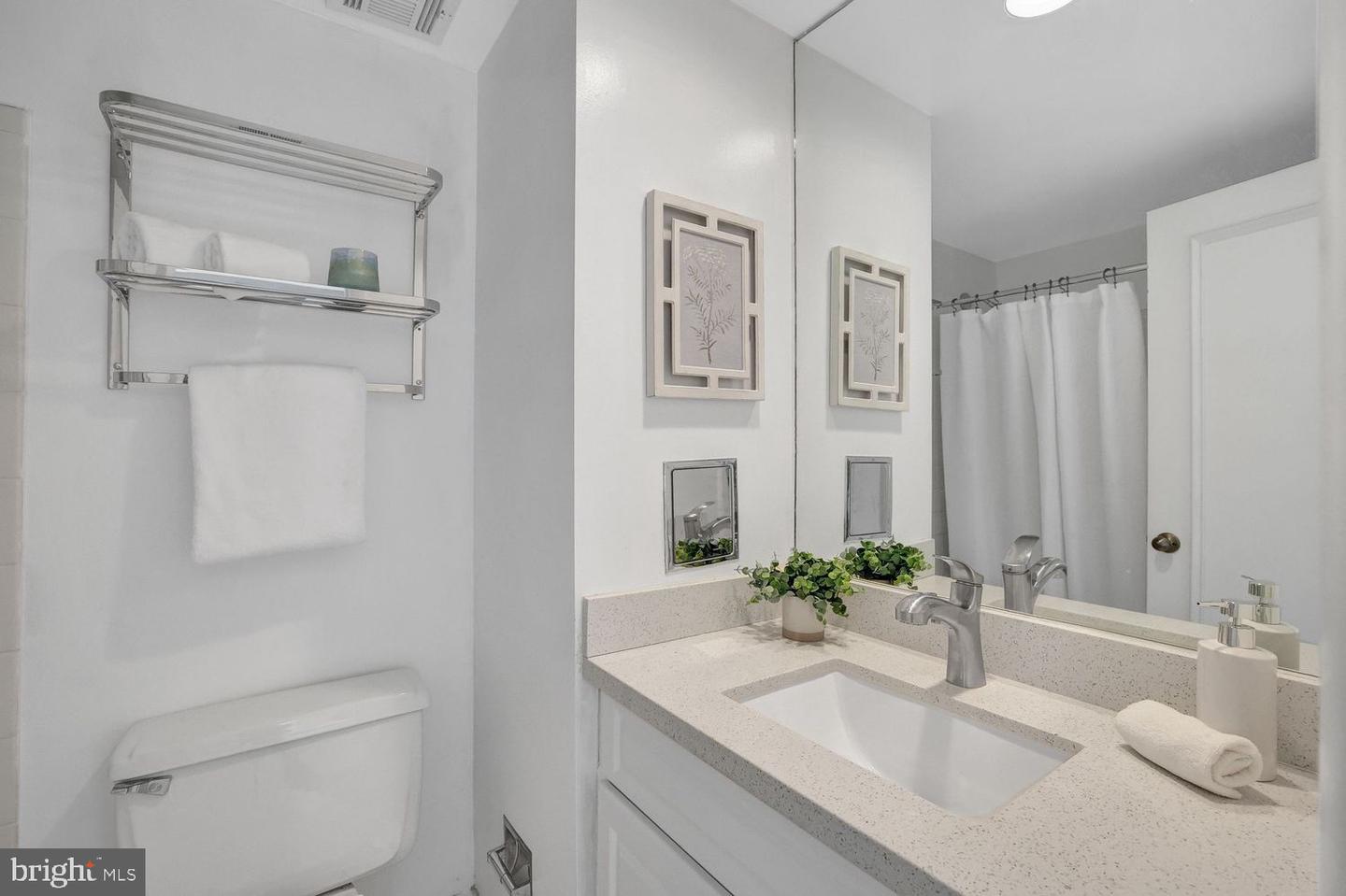 1133 13TH ST NW #704, WASHINGTON, District Of Columbia 20005, 1 Bedroom Bedrooms, ,1 BathroomBathrooms,Residential,For sale,1133 13TH ST NW #704,DCDC2243076 MLS # DCDC2243076