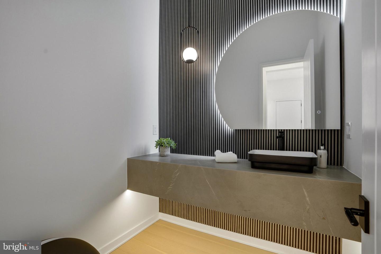 7103 WESTBURY RD, MCLEAN, Virginia 22101, 6 Bedrooms Bedrooms, ,6 BathroomsBathrooms,Residential,For sale,7103 WESTBURY RD,VAFX2287472 MLS # VAFX2287472