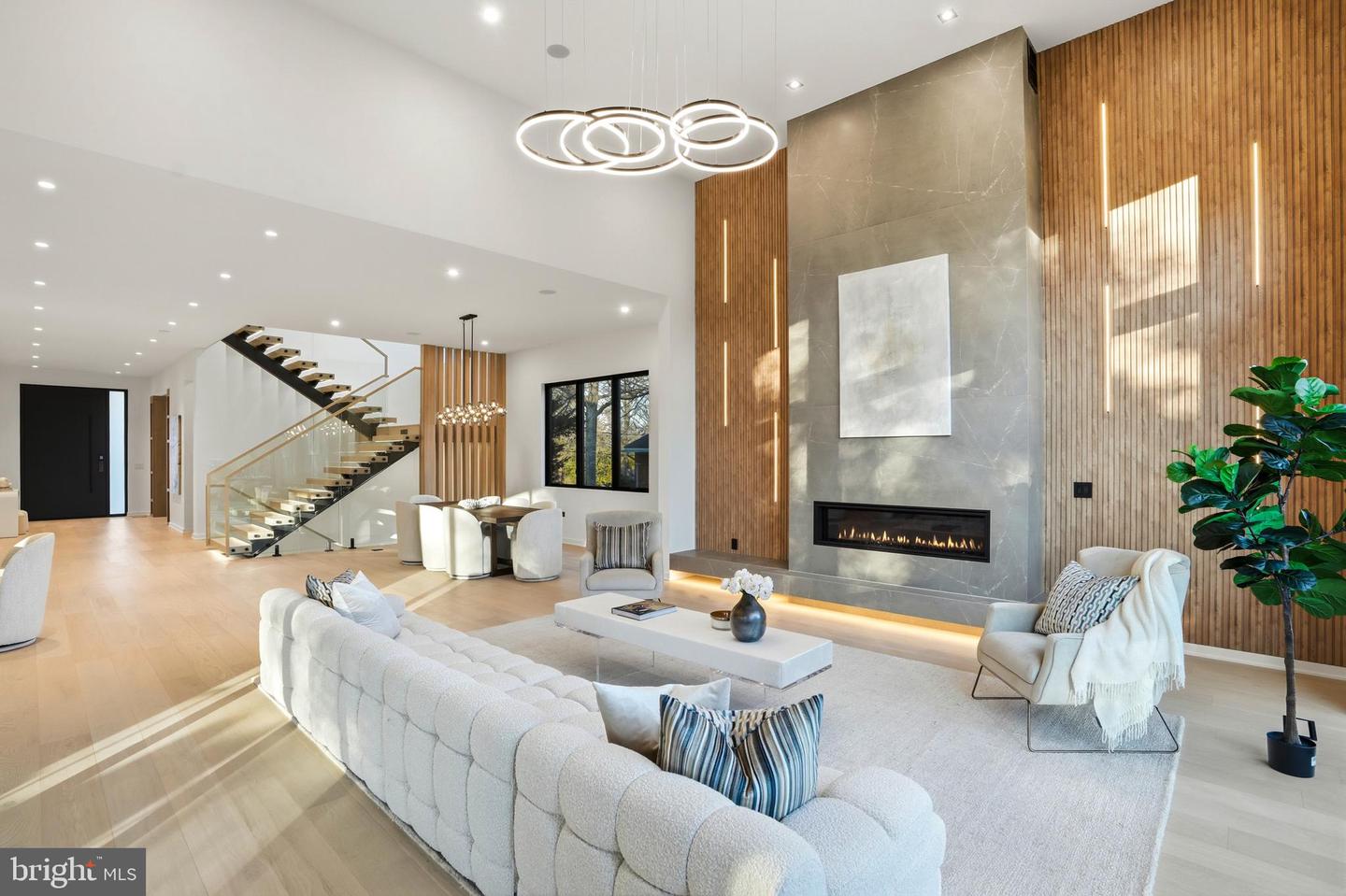 7103 WESTBURY RD, MCLEAN, Virginia 22101, 6 Bedrooms Bedrooms, ,6 BathroomsBathrooms,Residential,For sale,7103 WESTBURY RD,VAFX2287472 MLS # VAFX2287472