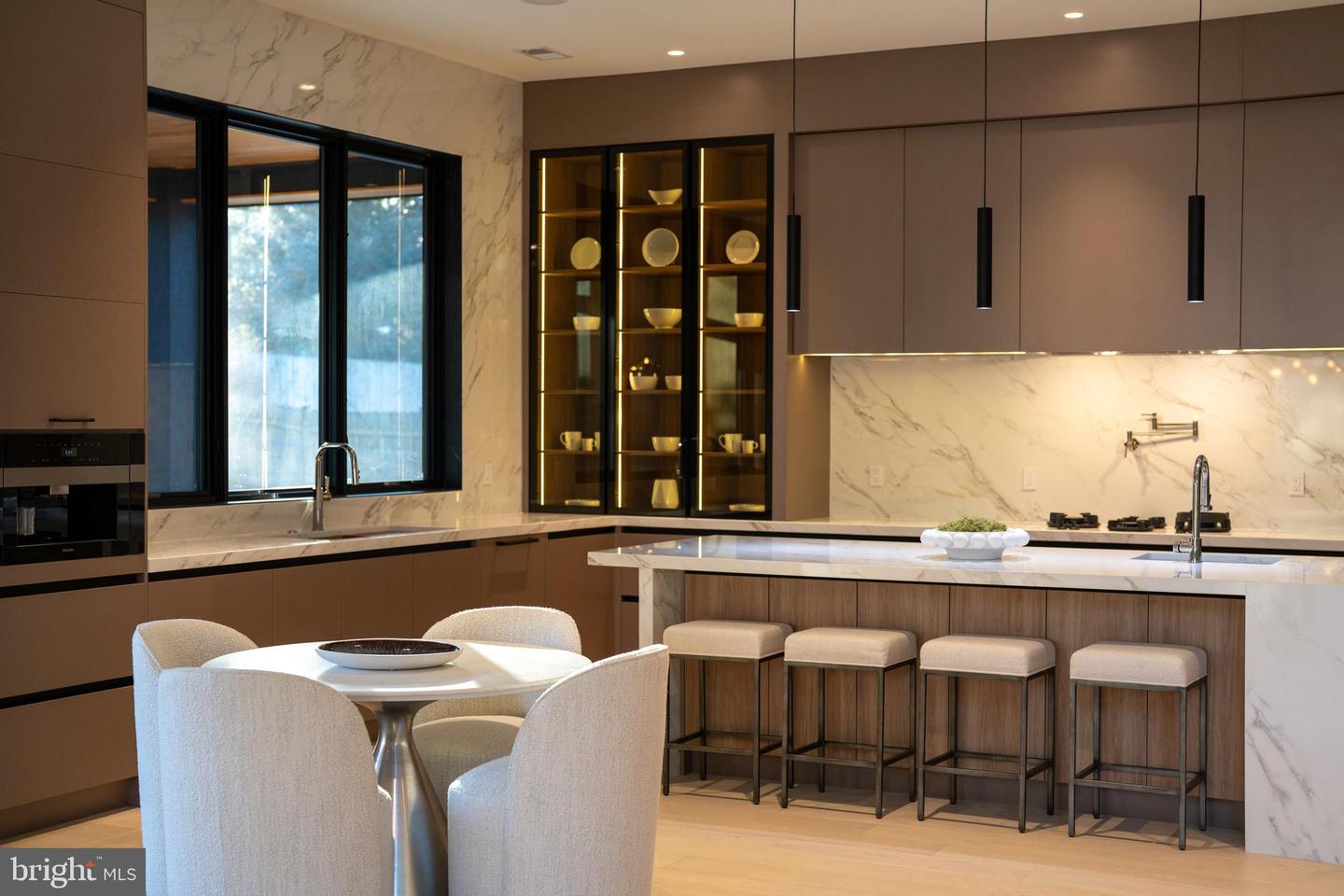 7103 WESTBURY RD, MCLEAN, Virginia 22101, 6 Bedrooms Bedrooms, ,6 BathroomsBathrooms,Residential,For sale,7103 WESTBURY RD,VAFX2287472 MLS # VAFX2287472