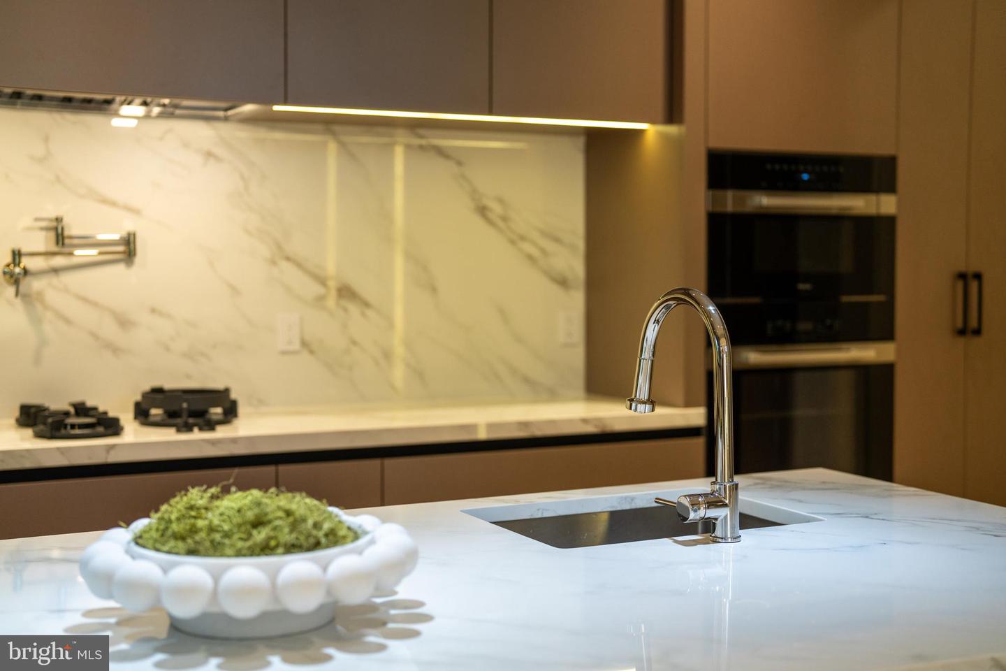 7103 WESTBURY RD, MCLEAN, Virginia 22101, 6 Bedrooms Bedrooms, ,6 BathroomsBathrooms,Residential,For sale,7103 WESTBURY RD,VAFX2287472 MLS # VAFX2287472