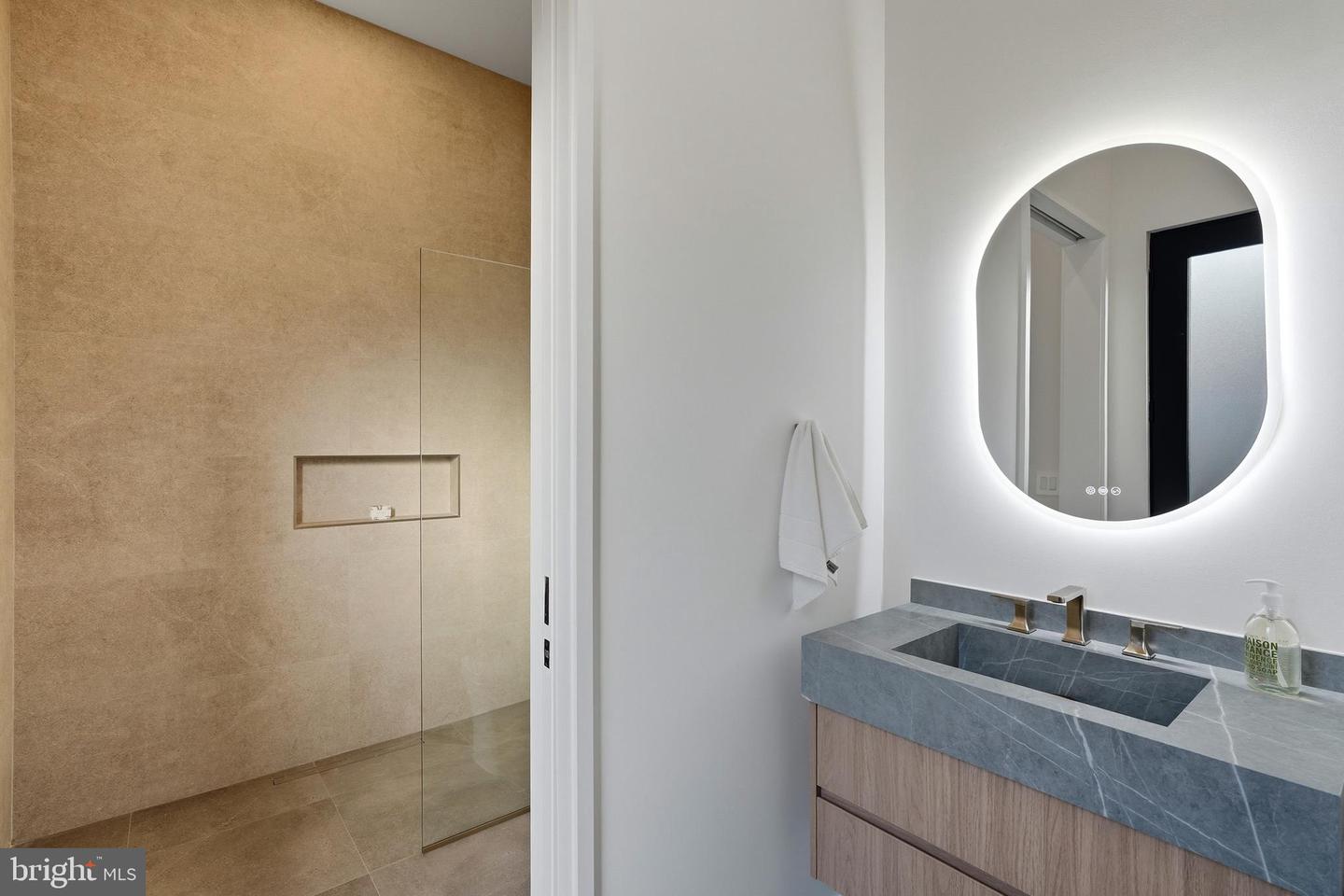 7103 WESTBURY RD, MCLEAN, Virginia 22101, 6 Bedrooms Bedrooms, ,6 BathroomsBathrooms,Residential,For sale,7103 WESTBURY RD,VAFX2287472 MLS # VAFX2287472