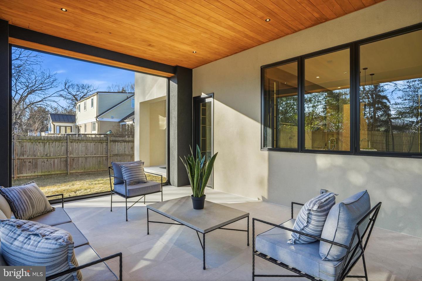 7103 WESTBURY RD, MCLEAN, Virginia 22101, 6 Bedrooms Bedrooms, ,6 BathroomsBathrooms,Residential,For sale,7103 WESTBURY RD,VAFX2287472 MLS # VAFX2287472