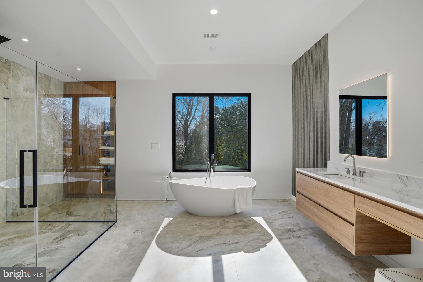 7103 WESTBURY RD, MCLEAN, Virginia 22101, 6 Bedrooms Bedrooms, ,6 BathroomsBathrooms,Residential,For sale,7103 WESTBURY RD,VAFX2287472 MLS # VAFX2287472