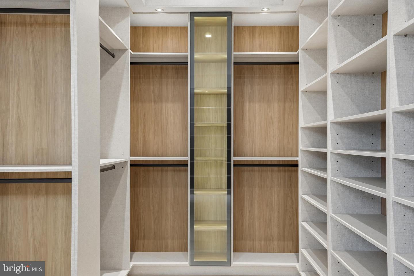 7103 WESTBURY RD, MCLEAN, Virginia 22101, 6 Bedrooms Bedrooms, ,6 BathroomsBathrooms,Residential,For sale,7103 WESTBURY RD,VAFX2287472 MLS # VAFX2287472