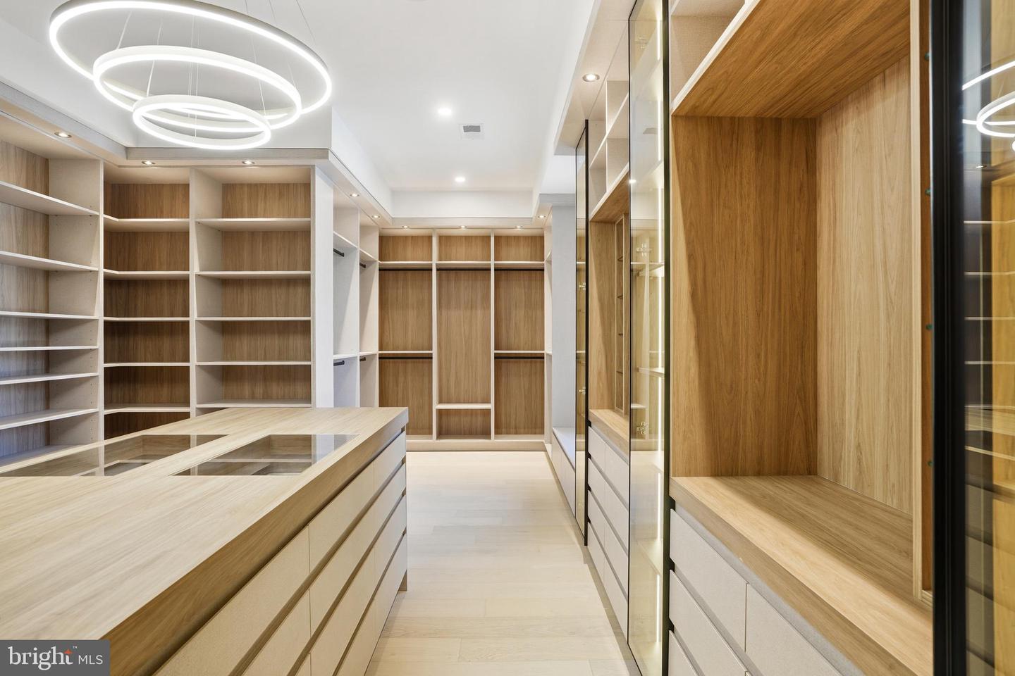 7103 WESTBURY RD, MCLEAN, Virginia 22101, 6 Bedrooms Bedrooms, ,6 BathroomsBathrooms,Residential,For sale,7103 WESTBURY RD,VAFX2287472 MLS # VAFX2287472