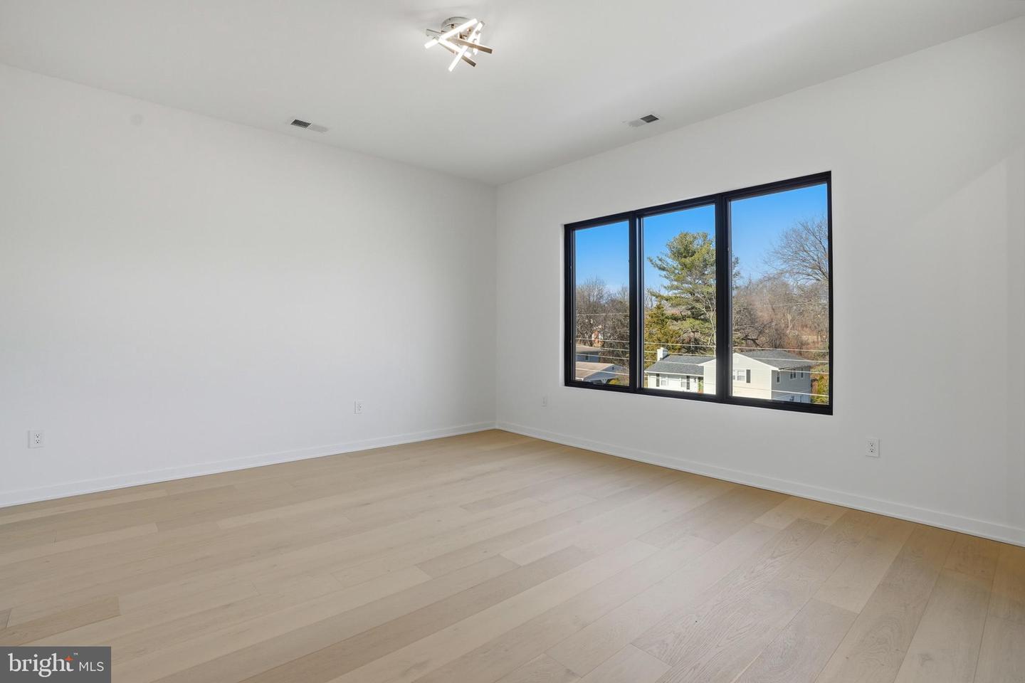 7103 WESTBURY RD, MCLEAN, Virginia 22101, 6 Bedrooms Bedrooms, ,6 BathroomsBathrooms,Residential,For sale,7103 WESTBURY RD,VAFX2287472 MLS # VAFX2287472