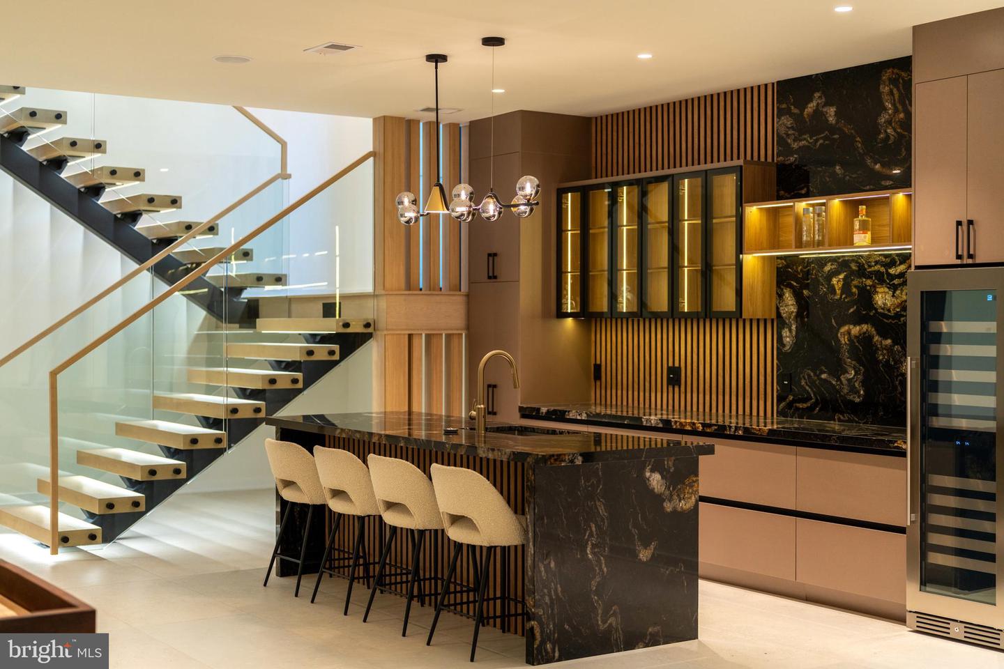 7103 WESTBURY RD, MCLEAN, Virginia 22101, 6 Bedrooms Bedrooms, ,6 BathroomsBathrooms,Residential,For sale,7103 WESTBURY RD,VAFX2287472 MLS # VAFX2287472