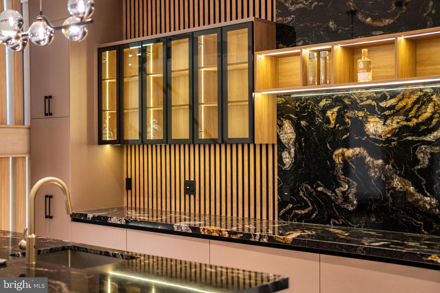 7103 WESTBURY RD, MCLEAN, Virginia 22101, 6 Bedrooms Bedrooms, ,6 BathroomsBathrooms,Residential,For sale,7103 WESTBURY RD,VAFX2287472 MLS # VAFX2287472