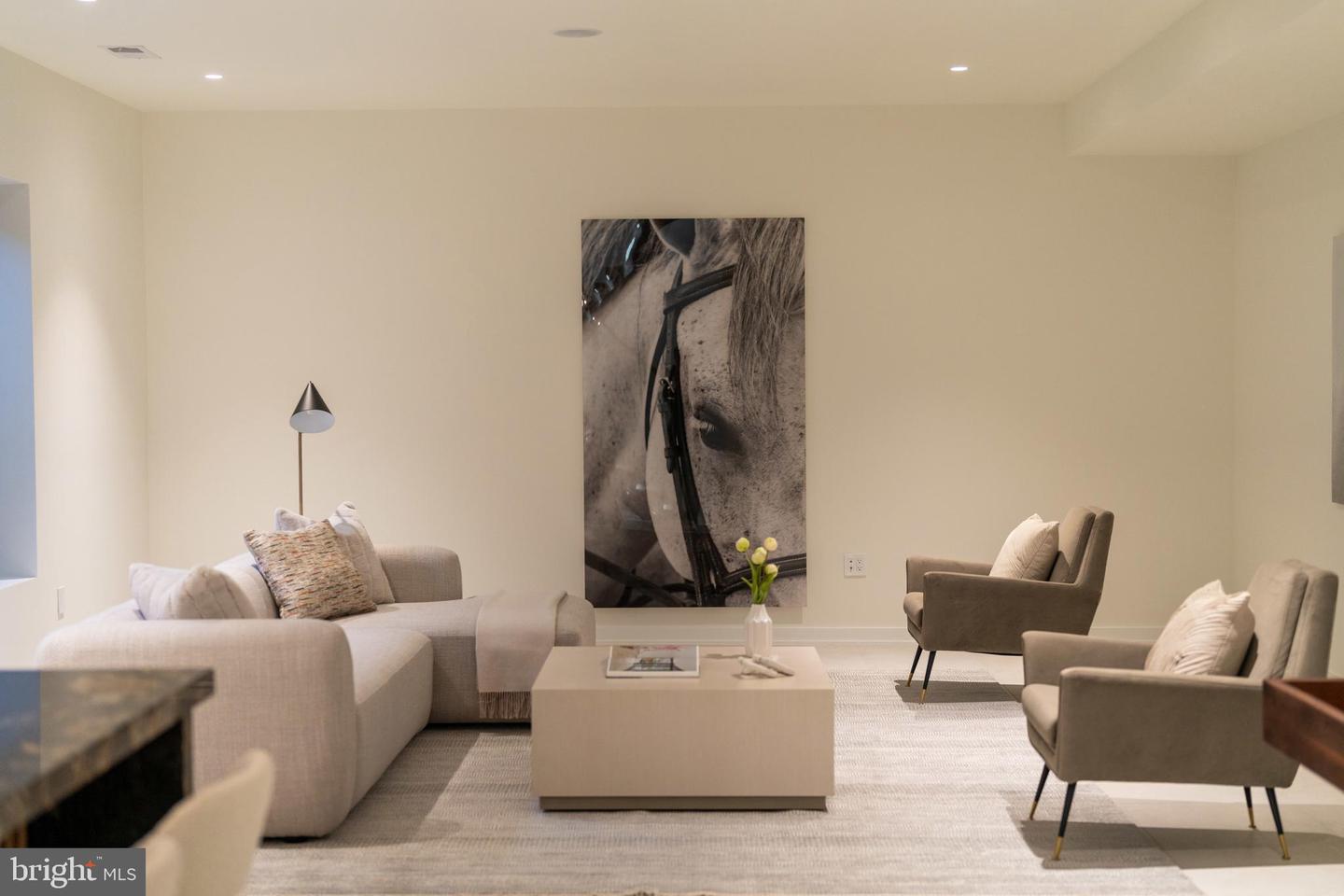 7103 WESTBURY RD, MCLEAN, Virginia 22101, 6 Bedrooms Bedrooms, ,6 BathroomsBathrooms,Residential,For sale,7103 WESTBURY RD,VAFX2287472 MLS # VAFX2287472