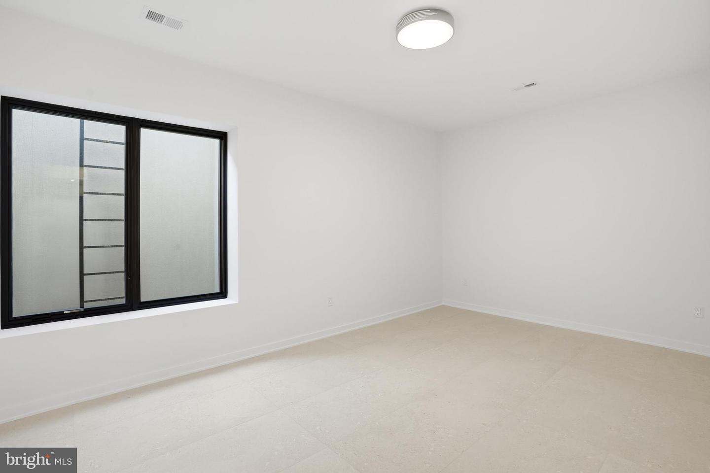 7103 WESTBURY RD, MCLEAN, Virginia 22101, 6 Bedrooms Bedrooms, ,6 BathroomsBathrooms,Residential,For sale,7103 WESTBURY RD,VAFX2287472 MLS # VAFX2287472