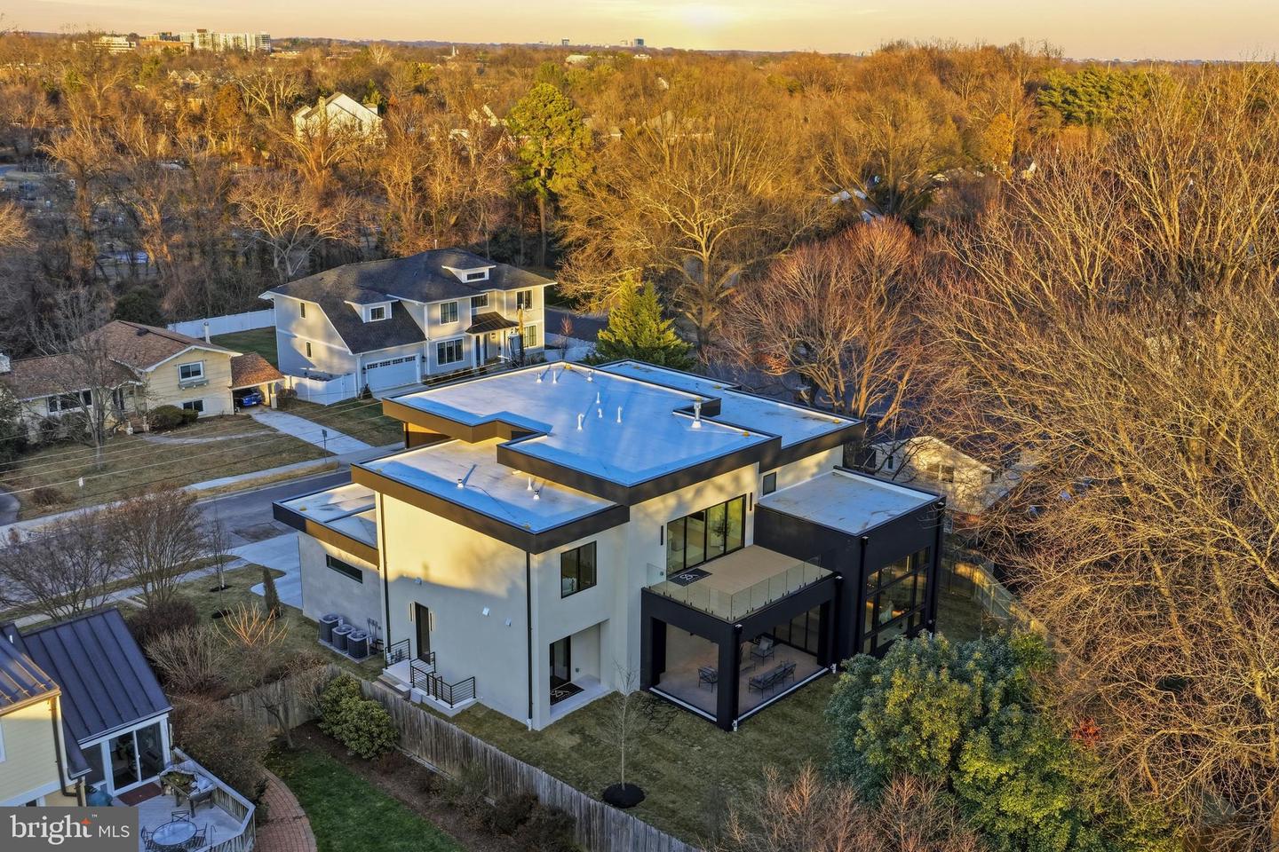 7103 WESTBURY RD, MCLEAN, Virginia 22101, 6 Bedrooms Bedrooms, ,6 BathroomsBathrooms,Residential,For sale,7103 WESTBURY RD,VAFX2287472 MLS # VAFX2287472