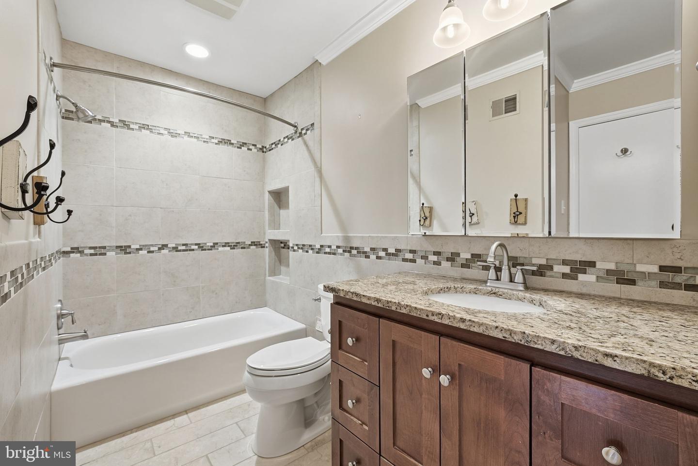 11872 SAINT TRINIANS CT, RESTON, Virginia 20191, 3 Bedrooms Bedrooms, ,2 BathroomsBathrooms,Residential,For sale,11872 SAINT TRINIANS CT,VAFX2287526 MLS # VAFX2287526