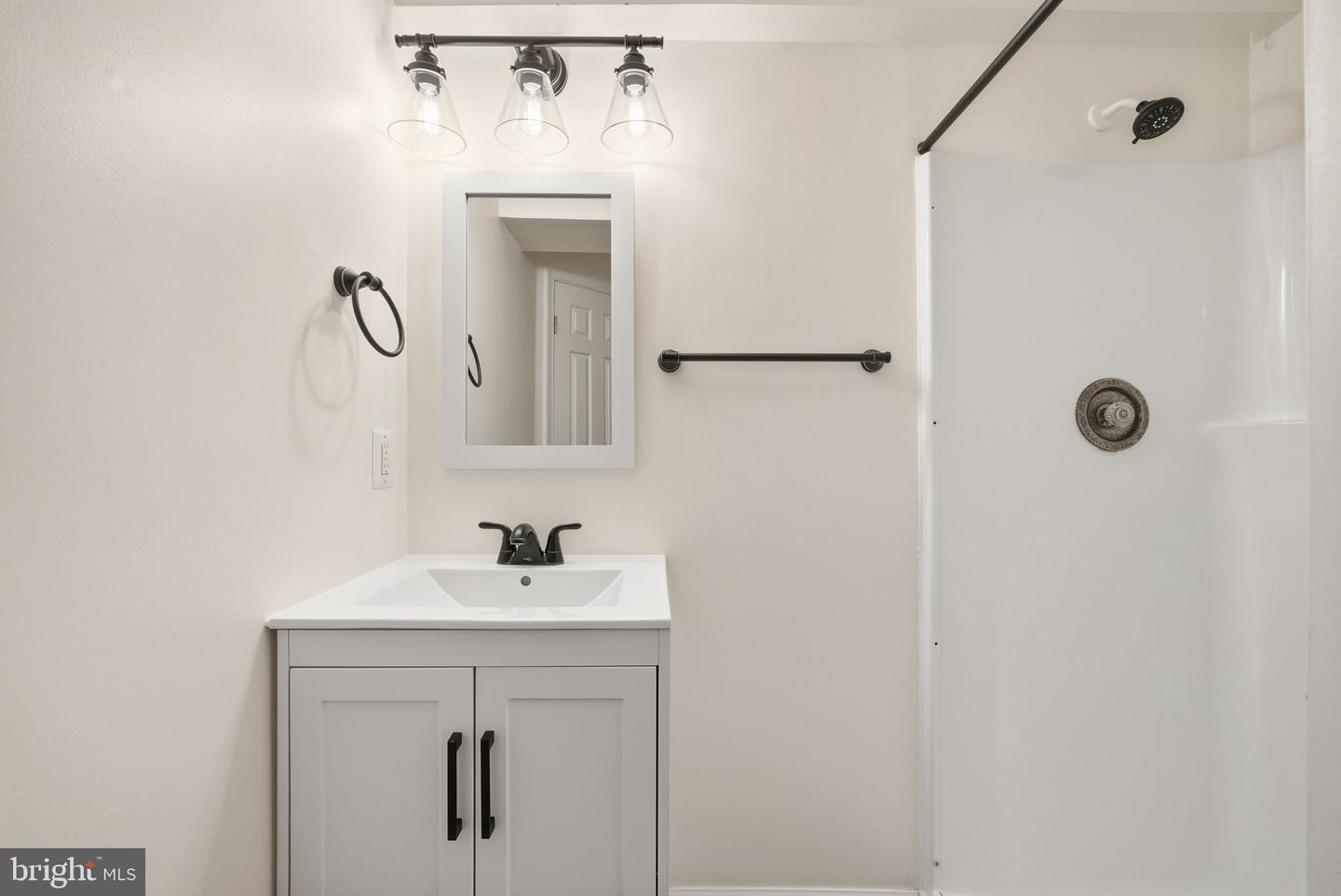 11872 SAINT TRINIANS CT, RESTON, Virginia 20191, 3 Bedrooms Bedrooms, ,2 BathroomsBathrooms,Residential,For sale,11872 SAINT TRINIANS CT,VAFX2287526 MLS # VAFX2287526