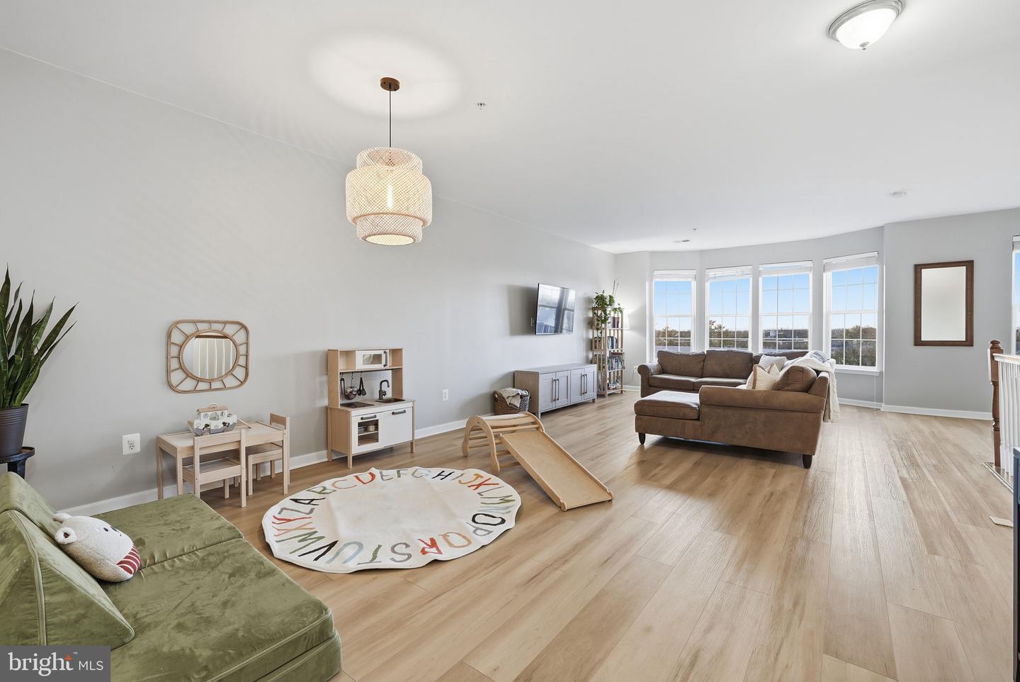 9455 STONEWALL RD, MANASSAS, Virginia 20110, 3 Bedrooms Bedrooms, ,2 BathroomsBathrooms,Residential,For sale,9455 STONEWALL RD,VAMN2010018 MLS # VAMN2010018