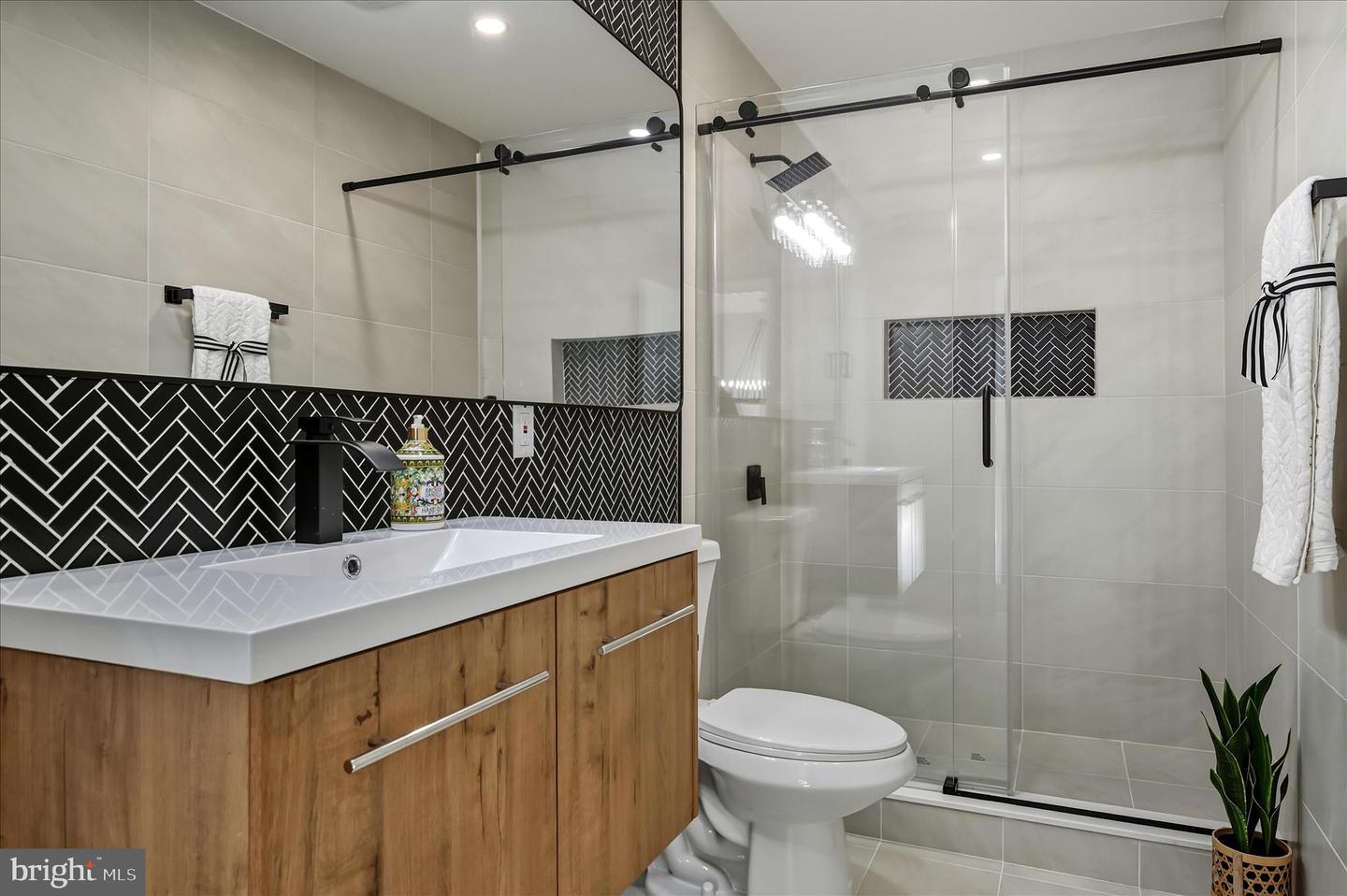 110 ELAINE DR, WINCHESTER, Virginia 22602, 3 Bedrooms Bedrooms, ,2 BathroomsBathrooms,Residential,For sale,110 ELAINE DR,VAFV2039216 MLS # VAFV2039216