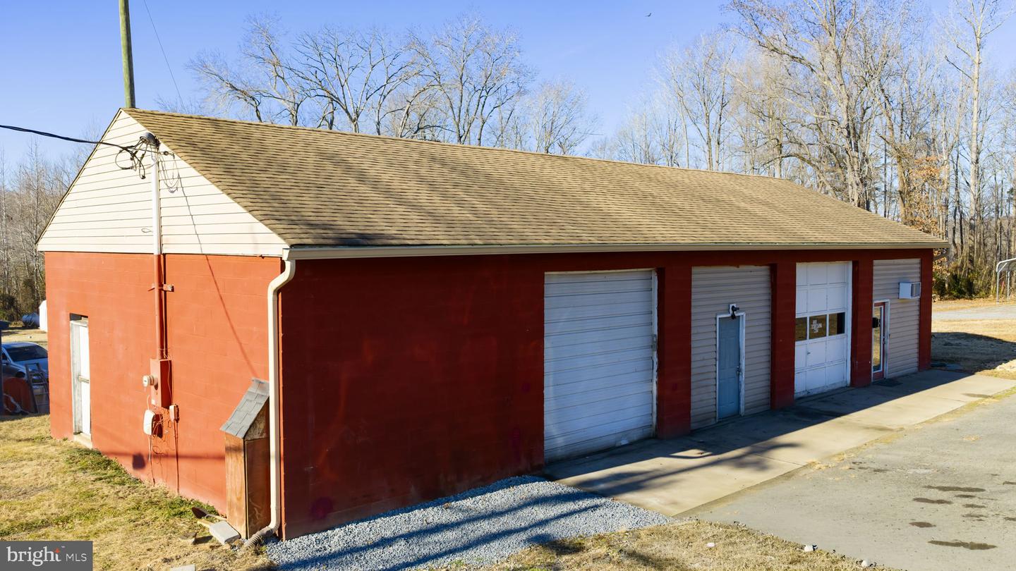 11200 CATHARPIN RD, SPOTSYLVANIA, Virginia 22553, 8 Bedrooms Bedrooms, ,5 BathroomsBathrooms,Residential,For sale,11200 CATHARPIN RD,VASP2038888 MLS # VASP2038888