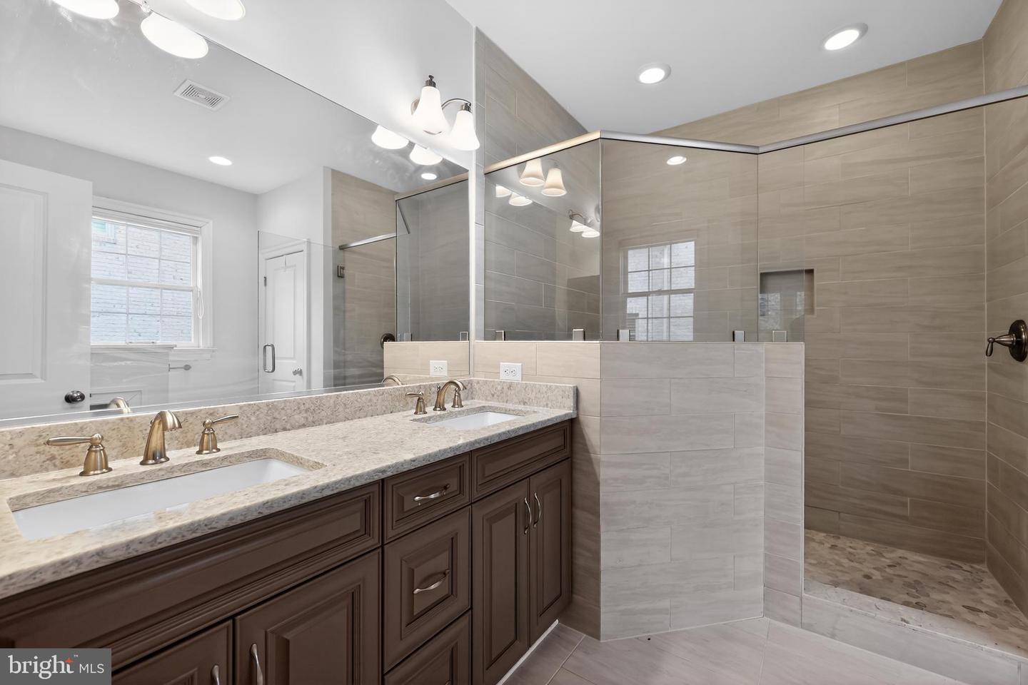 5160 FARMOUNT TER #16, GLEN ALLEN, Virginia 23059, 3 Bedrooms Bedrooms, ,3 BathroomsBathrooms,Residential,For sale,5160 FARMOUNT TER #16,VAHN2001158 MLS # VAHN2001158