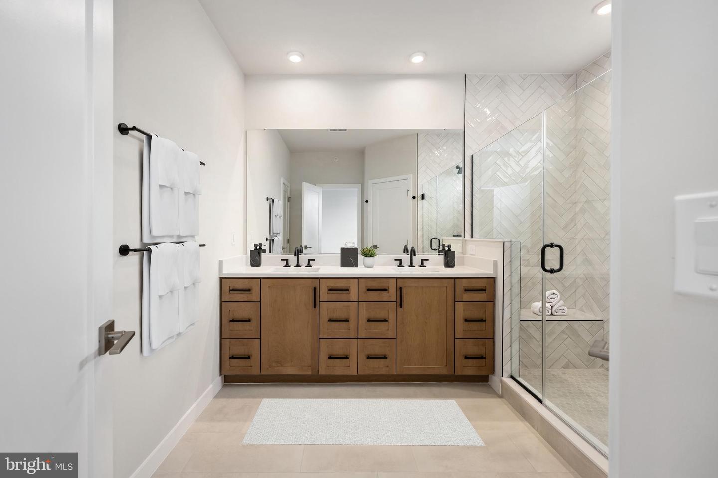 22101 MIDMOORE DR, ASHBURN, Virginia 20148, 3 Bedrooms Bedrooms, ,2 BathroomsBathrooms,Residential,For sale,22101 MIDMOORE DR,VALO2114766 MLS # VALO2114766