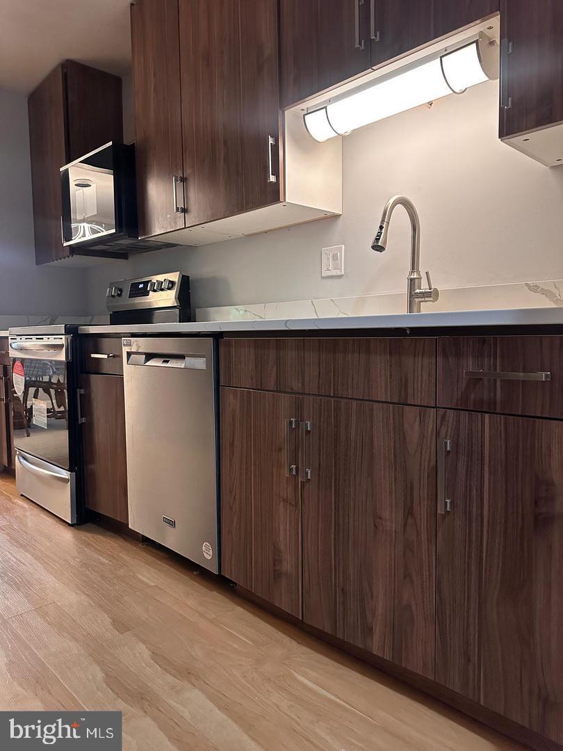 525 FLORIDA AVE #202, HERNDON, Virginia 20170, 2 Bedrooms Bedrooms, ,2 BathroomsBathrooms,Residential,For sale,525 FLORIDA AVE #202,VAFX2287724 MLS # VAFX2287724