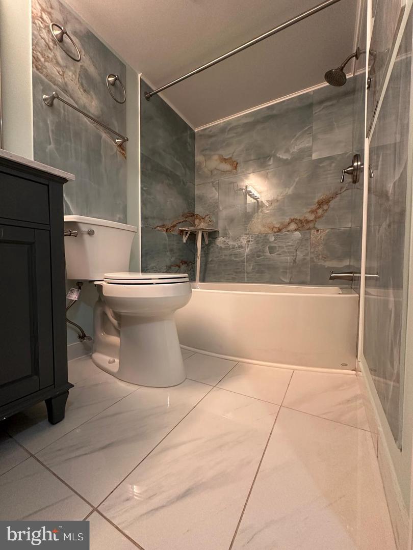 525 FLORIDA AVE #202, HERNDON, Virginia 20170, 2 Bedrooms Bedrooms, ,2 BathroomsBathrooms,Residential,For sale,525 FLORIDA AVE #202,VAFX2287724 MLS # VAFX2287724