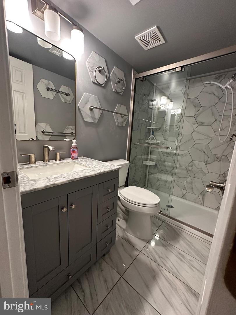 525 FLORIDA AVE #202, HERNDON, Virginia 20170, 2 Bedrooms Bedrooms, ,2 BathroomsBathrooms,Residential,For sale,525 FLORIDA AVE #202,VAFX2287724 MLS # VAFX2287724