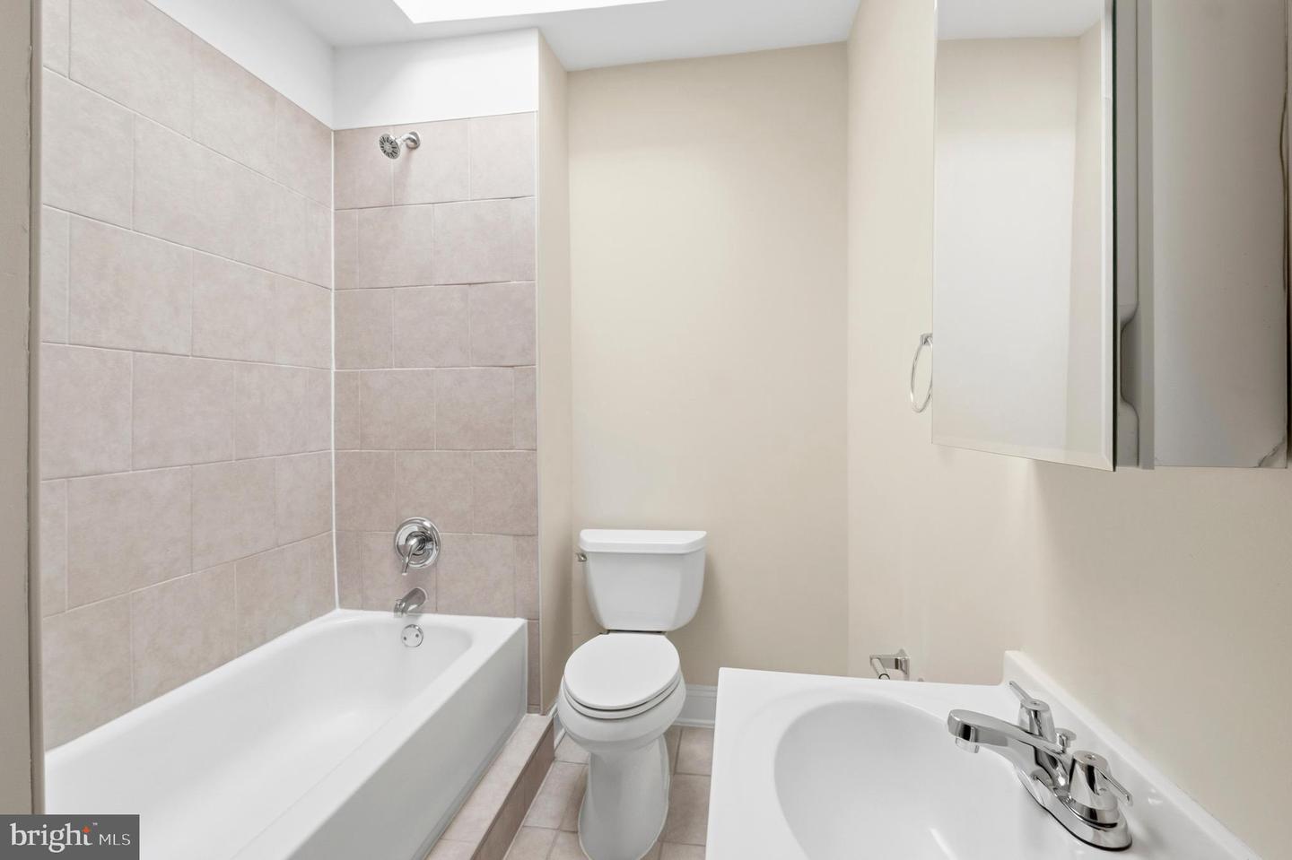 237 15TH ST SE, WASHINGTON, District Of Columbia 20003, 3 Bedrooms Bedrooms, 5 Rooms Rooms,2 BathroomsBathrooms,Residential,For sale,237 15TH ST SE,DCDC2243498 MLS # DCDC2243498 237 15TH ST SE, WASHINGTON, District Of Columbia 20003, 3 Bedrooms Bedrooms, 5 Rooms Rooms,2 BathroomsBathrooms,Residential,For sale,237 15TH ST SE,DCDC2243498 MLS # DCDC2243498