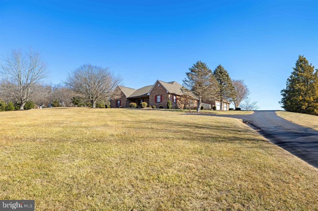 147 BON LEA DR, STAUNTON, Virginia 24401, 3 Bedrooms Bedrooms, ,2 BathroomsBathrooms,Residential,For sale,147 BON LEA DR,VAAG2002732 MLS # VAAG2002732