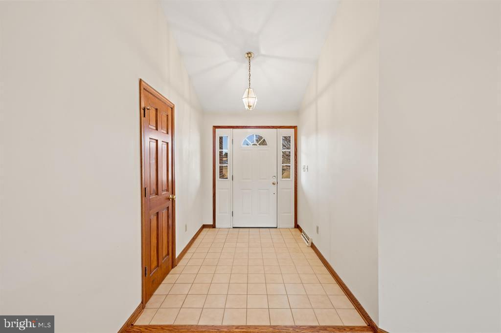 147 BON LEA DR, STAUNTON, Virginia 24401, 3 Bedrooms Bedrooms, ,2 BathroomsBathrooms,Residential,For sale,147 BON LEA DR,VAAG2002732 MLS # VAAG2002732