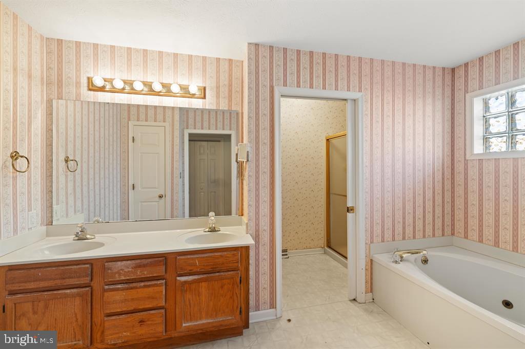 147 BON LEA DR, STAUNTON, Virginia 24401, 3 Bedrooms Bedrooms, ,2 BathroomsBathrooms,Residential,For sale,147 BON LEA DR,VAAG2002732 MLS # VAAG2002732