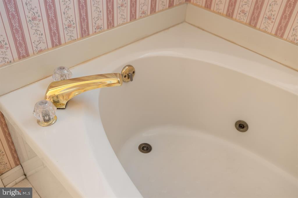 147 BON LEA DR, STAUNTON, Virginia 24401, 3 Bedrooms Bedrooms, ,2 BathroomsBathrooms,Residential,For sale,147 BON LEA DR,VAAG2002732 MLS # VAAG2002732