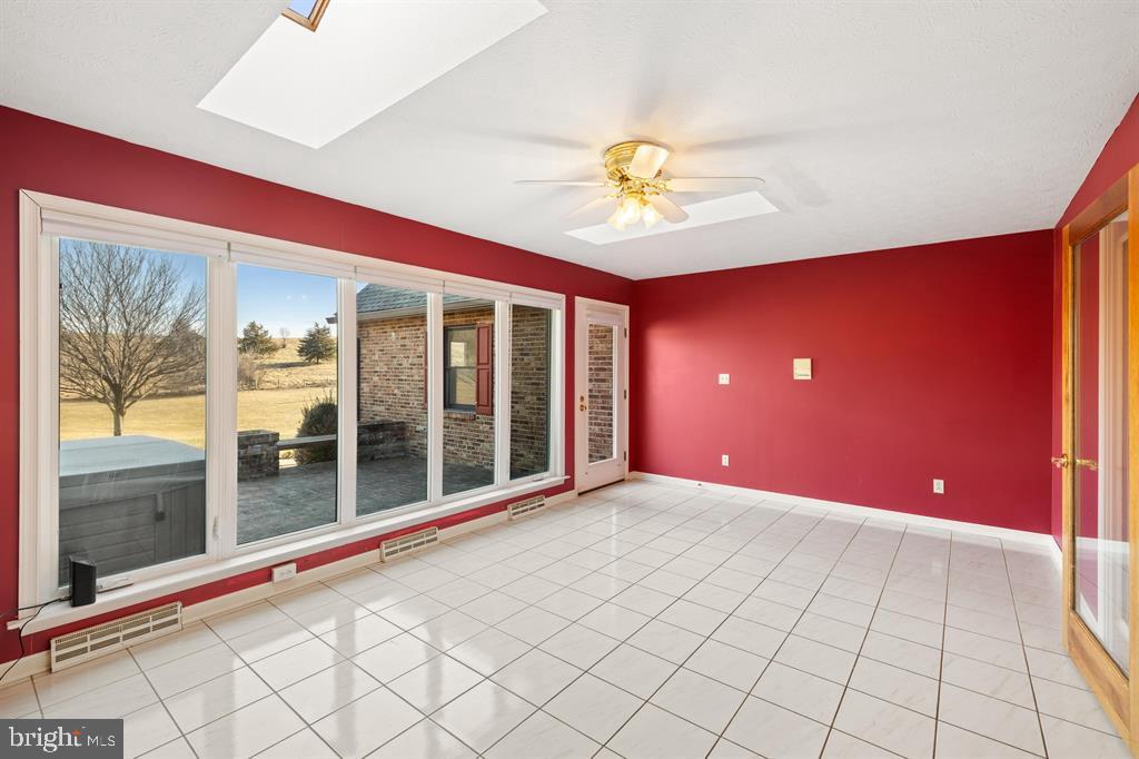 147 BON LEA DR, STAUNTON, Virginia 24401, 3 Bedrooms Bedrooms, ,2 BathroomsBathrooms,Residential,For sale,147 BON LEA DR,VAAG2002732 MLS # VAAG2002732