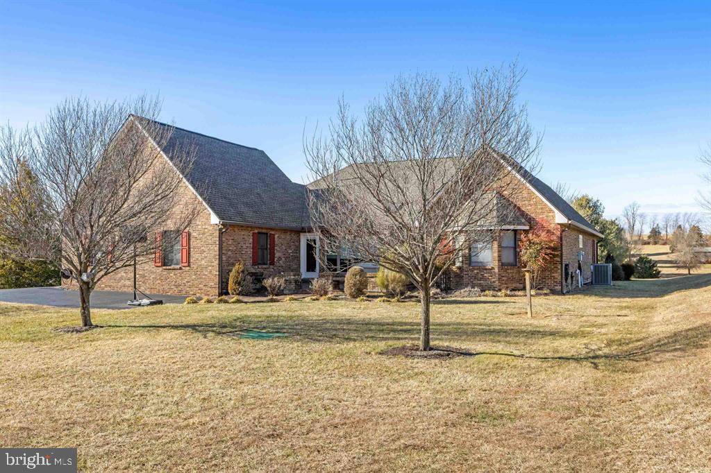 147 BON LEA DR, STAUNTON, Virginia 24401, 3 Bedrooms Bedrooms, ,2 BathroomsBathrooms,Residential,For sale,147 BON LEA DR,VAAG2002732 MLS # VAAG2002732