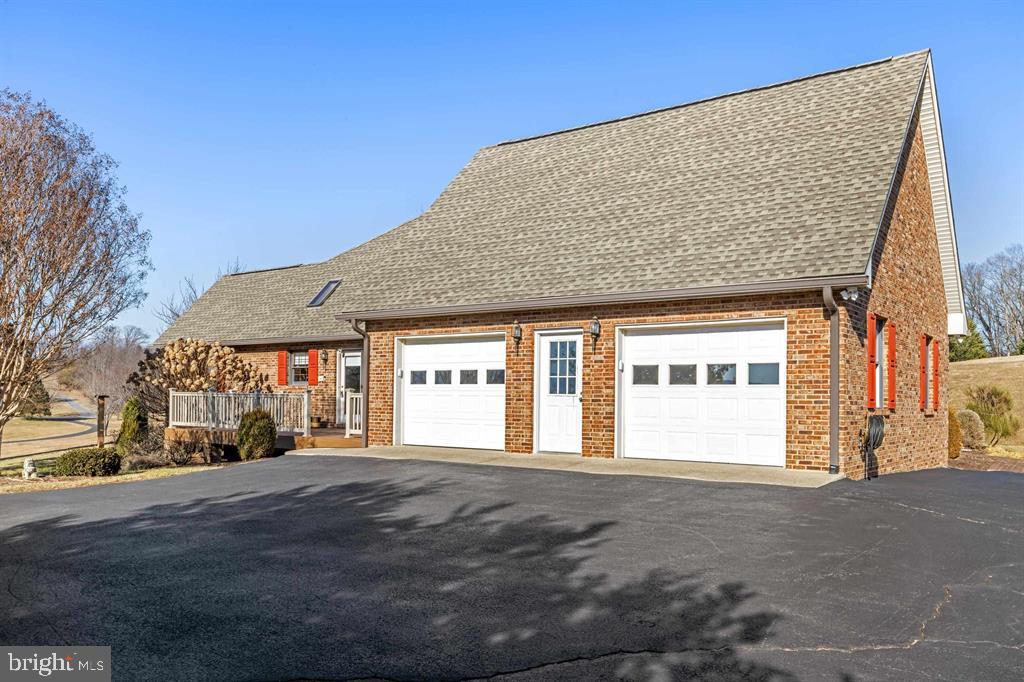 147 BON LEA DR, STAUNTON, Virginia 24401, 3 Bedrooms Bedrooms, ,2 BathroomsBathrooms,Residential,For sale,147 BON LEA DR,VAAG2002732 MLS # VAAG2002732