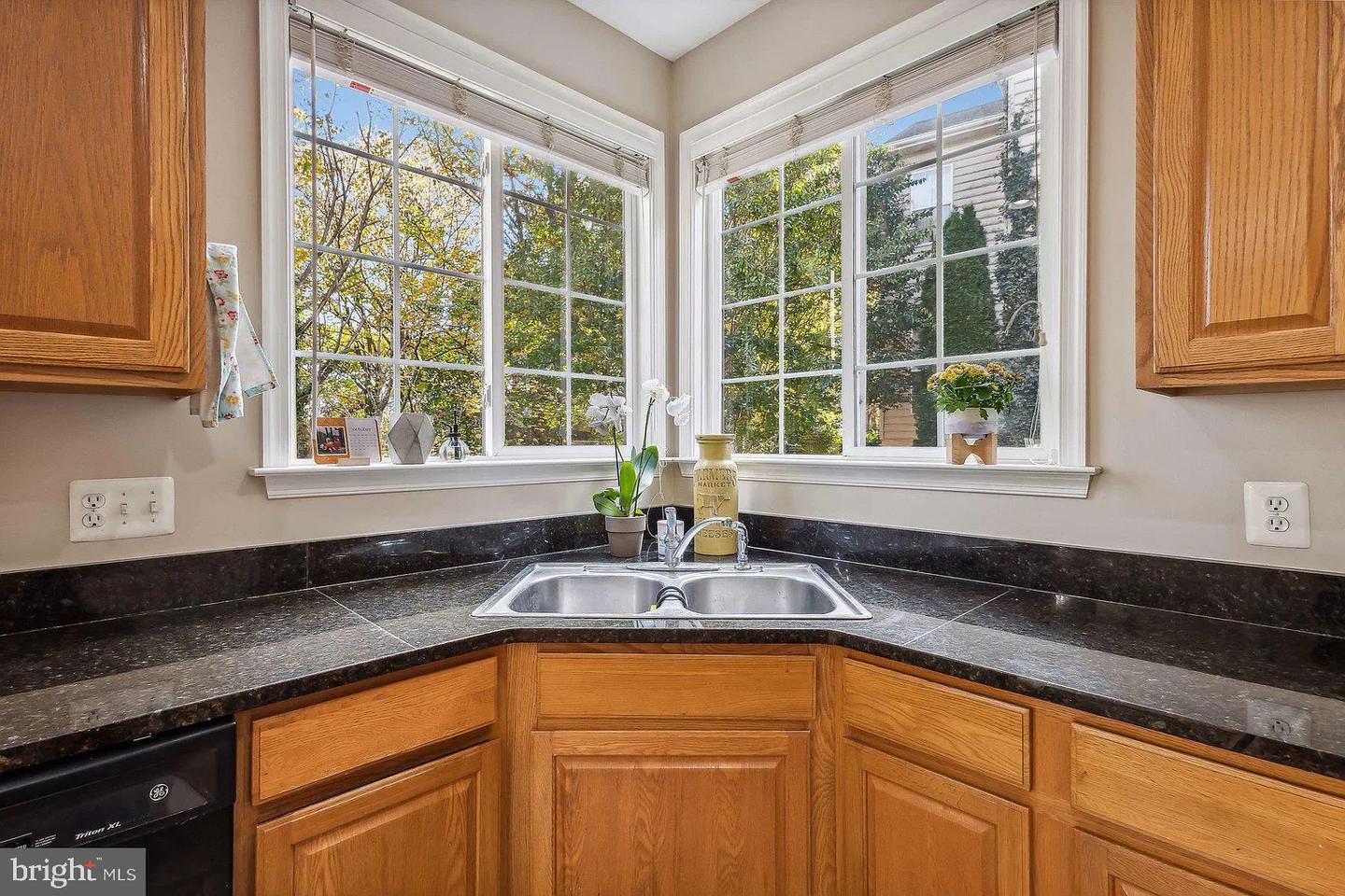 173 AUTUMN WIND CT, WARRENTON, Virginia 20186, 7 Bedrooms Bedrooms, 11 Rooms Rooms,5 BathroomsBathrooms,Residential,For sale,173 AUTUMN WIND CT,VAFQ2020314 MLS # VAFQ2020314