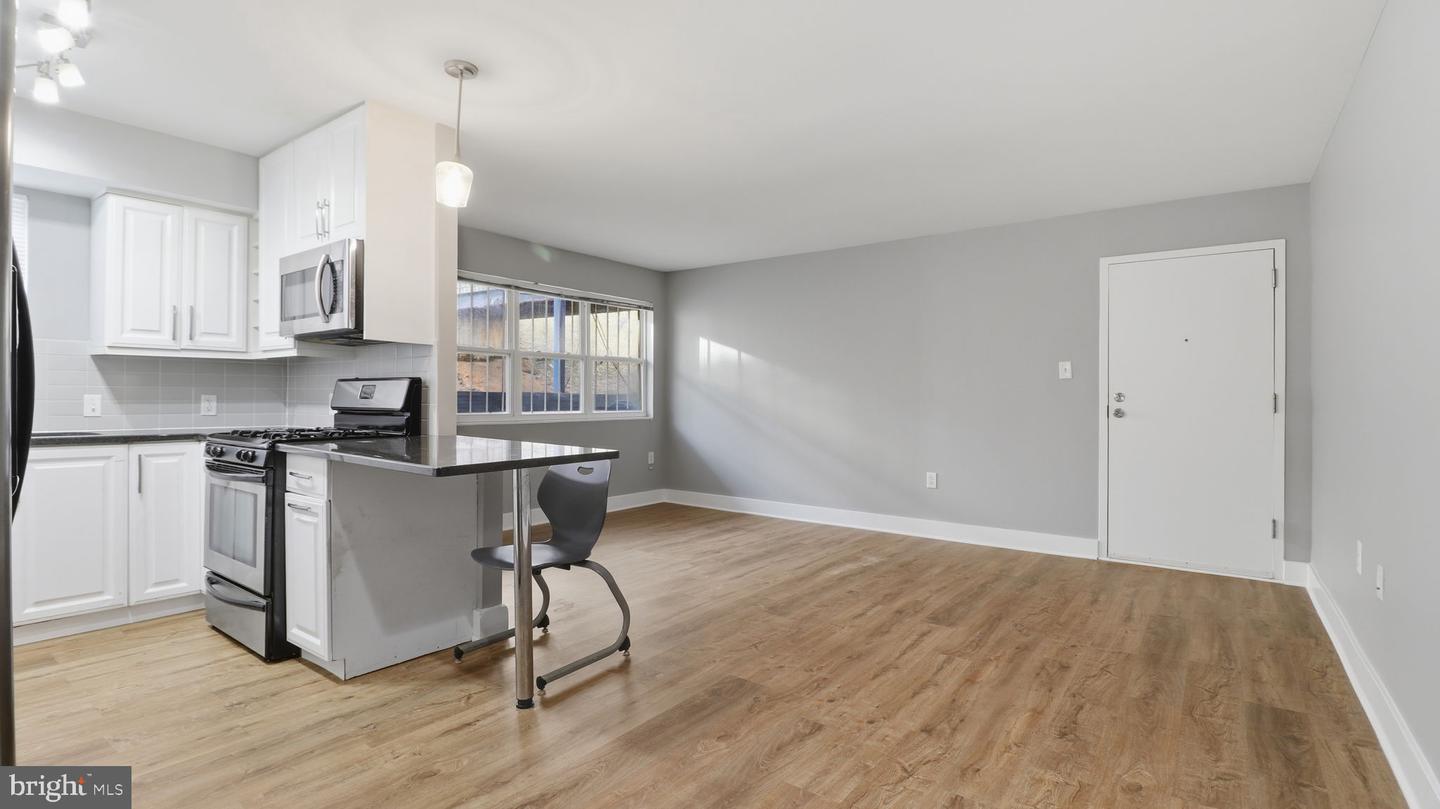 2317 16TH ST SE #102, WASHINGTON, District Of Columbia 20020, 2 Bedrooms Bedrooms, ,1 BathroomBathrooms,Residential,For sale,2317 16TH ST SE #102,DCDC2243560 MLS # DCDC2243560