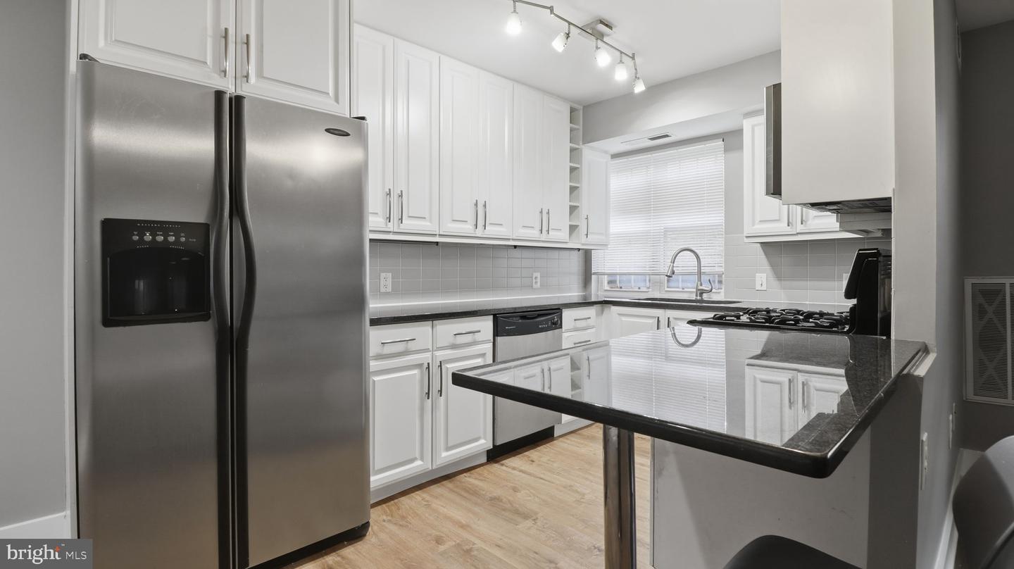 2317 16TH ST SE #102, WASHINGTON, District Of Columbia 20020, 2 Bedrooms Bedrooms, ,1 BathroomBathrooms,Residential,For sale,2317 16TH ST SE #102,DCDC2243560 MLS # DCDC2243560