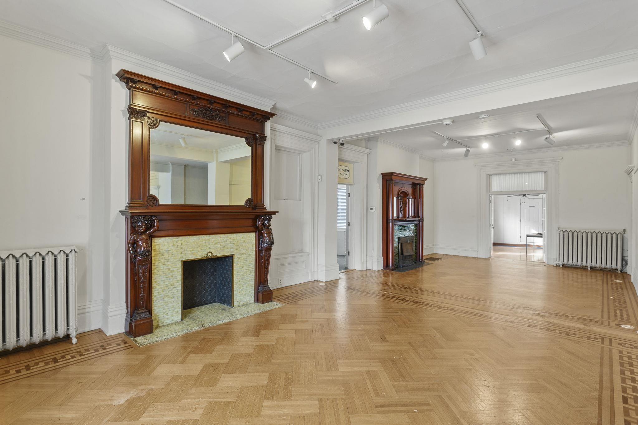 301 S MAIN ST, HARRISONBURG, Virginia 22801, ,Commercial,301 S MAIN ST,672853 MLS # 672853