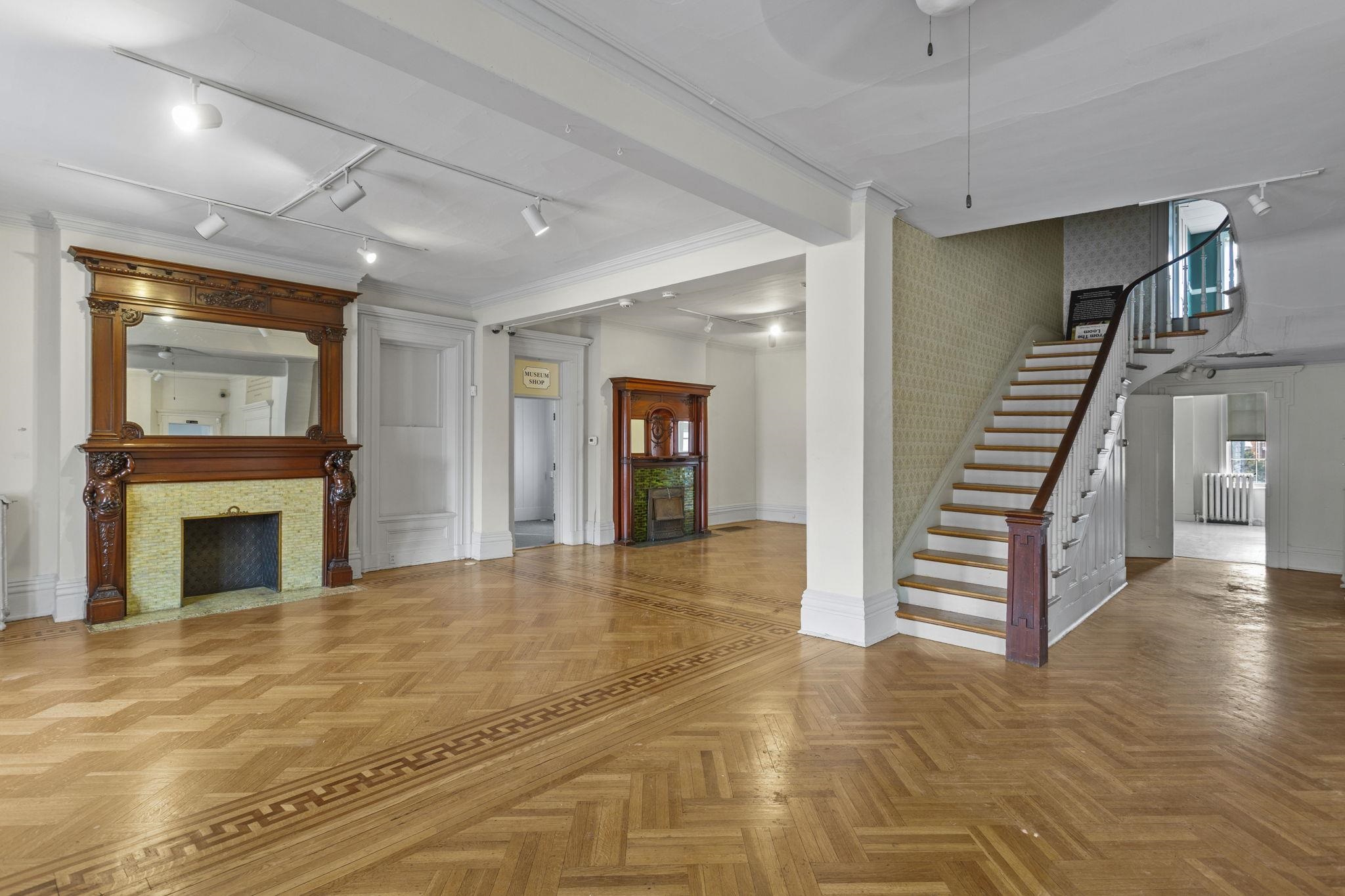 301 S MAIN ST, HARRISONBURG, Virginia 22801, ,Commercial,301 S MAIN ST,672853 MLS # 672853