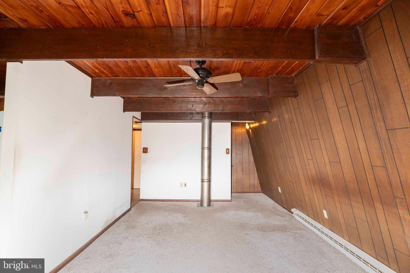 458 HOBBS KNOB RD, FRONT ROYAL, Virginia 22630, 3 Bedrooms Bedrooms, ,2 BathroomsBathrooms,Residential,For sale,458 HOBBS KNOB RD,VAWR2012510 MLS # VAWR2012510