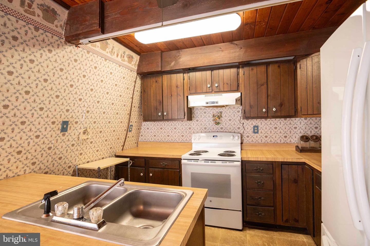 458 HOBBS KNOB RD, FRONT ROYAL, Virginia 22630, 3 Bedrooms Bedrooms, ,2 BathroomsBathrooms,Residential,For sale,458 HOBBS KNOB RD,VAWR2012510 MLS # VAWR2012510