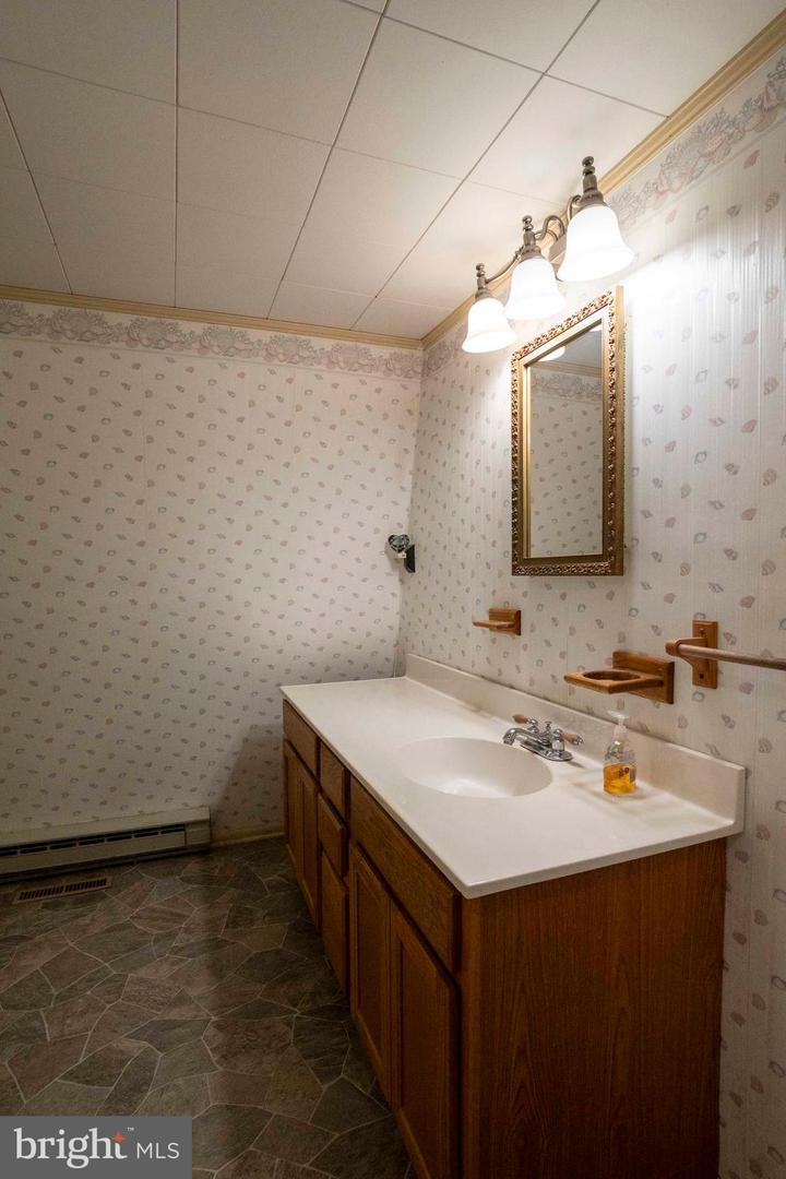 458 HOBBS KNOB RD, FRONT ROYAL, Virginia 22630, 3 Bedrooms Bedrooms, ,2 BathroomsBathrooms,Residential,For sale,458 HOBBS KNOB RD,VAWR2012510 MLS # VAWR2012510