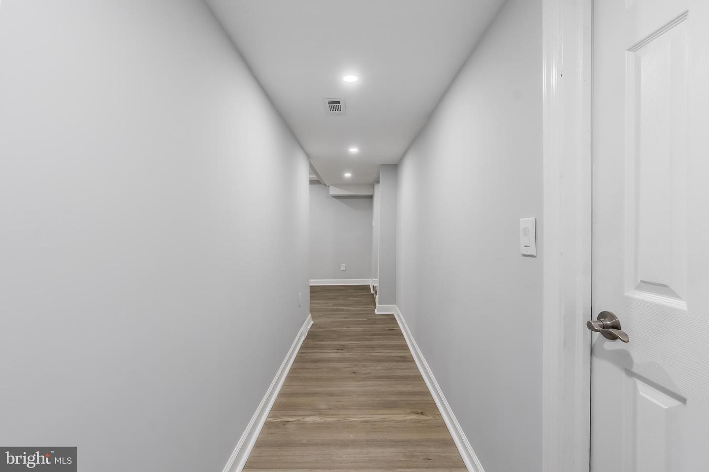 1401 18TH PL SE, WASHINGTON, District Of Columbia 20020, 4 Bedrooms Bedrooms, ,2 BathroomsBathrooms,Residential,For sale,1401 18TH PL SE,DCDC2228034 MLS # DCDC2228034 1401 18TH PL SE, WASHINGTON, District Of Columbia 20020, 4 Bedrooms Bedrooms, ,2 BathroomsBathrooms,Residential,For sale,1401 18TH PL SE,DCDC2228034 MLS # DCDC2228034